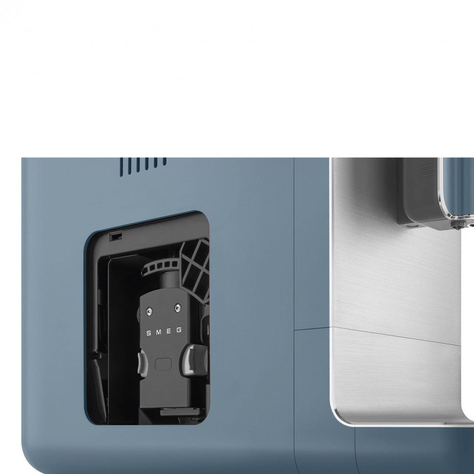 картинка Кофемашина Smeg BCC12SBMEU синий шторм матовый  картинка Кофемашина Smeg BCC12SBMEU синий шторм матовый