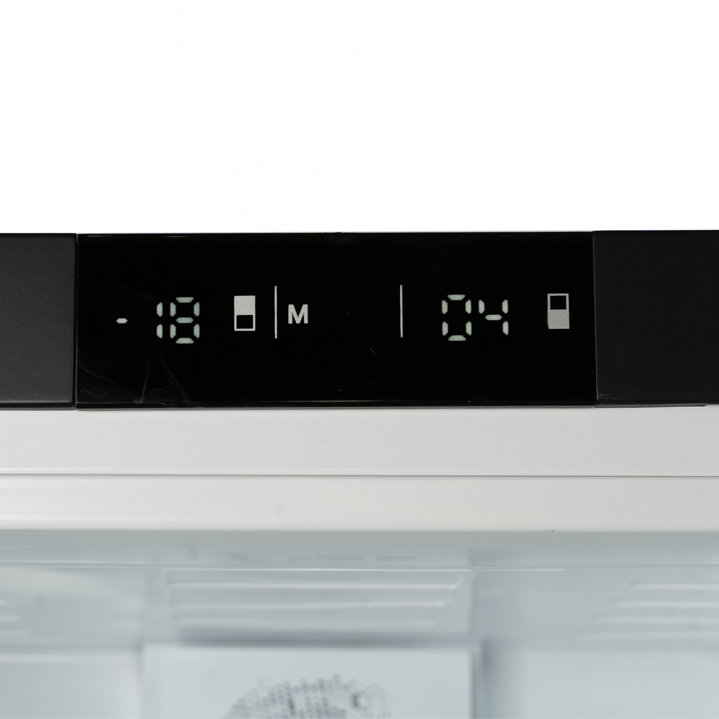 картинка Встраиваемый холодильник Delonghi DCI 17NFE BERNARDO  картинка Встраиваемый холодильник Delonghi DCI 17NFE BERNARDO