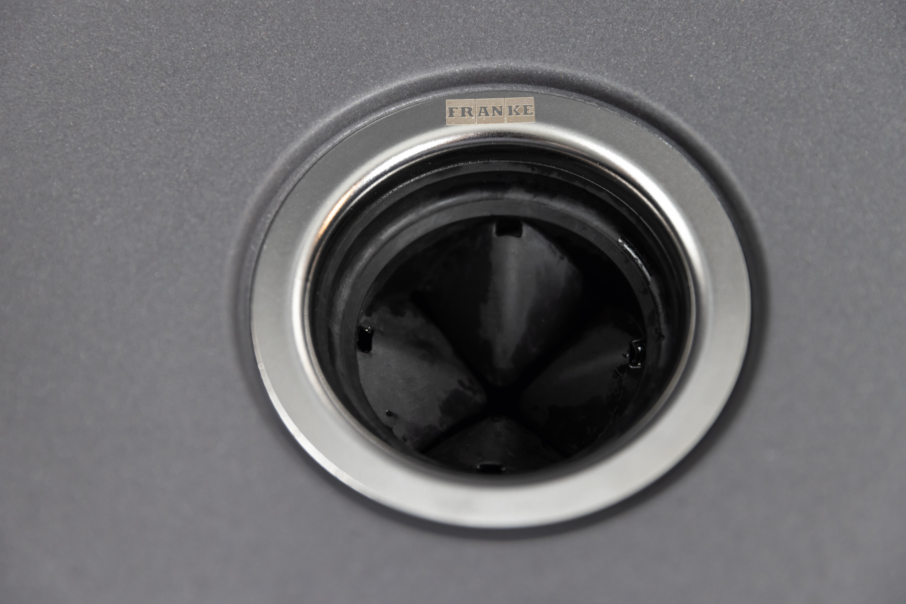 картинка Измельчитель пищевых отходов Franke SLIM 100 