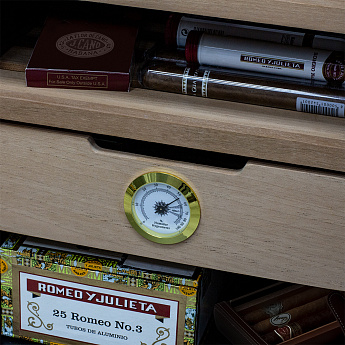 картинка Холодильник для хранения сигар Meyvel MC-48BT 